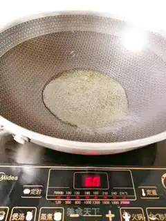 Make Suffering melon and eggs step 5