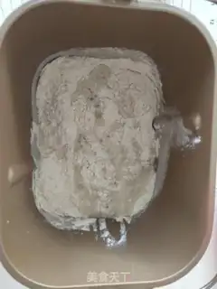 Make The whole wheat bread without sugar step 1