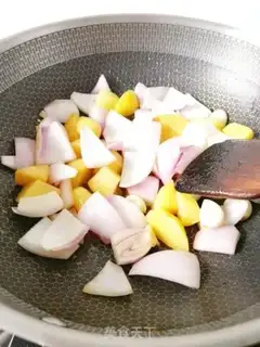 Make Yellow chicken step 13