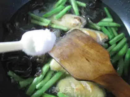 Make Blackwood and bean are burning on the wings step 9