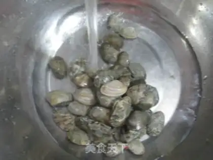Make Vacuate clams step 1