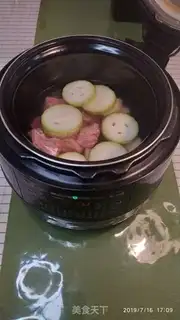 Make Dragonbone cucumber Sydney soup step 1