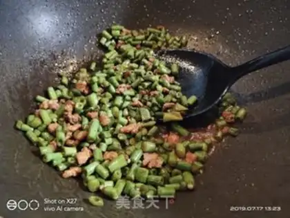 Make Porky bean horns step 3