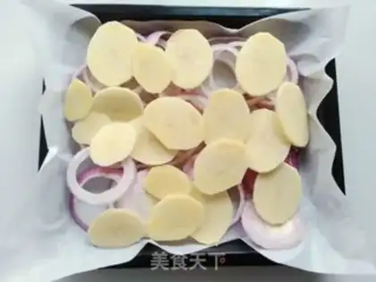 Make Potato onion roast chicken leg step 5