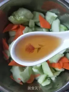 Make cucumber with pork step 1