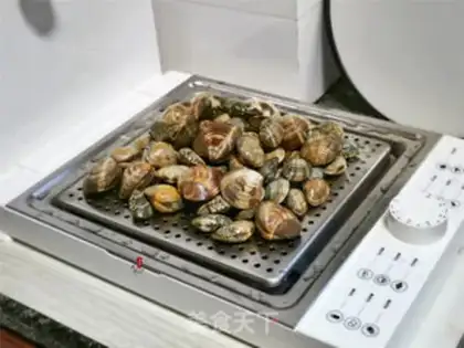 Make Vacuate clams step 1