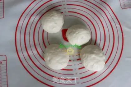Make Hot dog pine bun step 3