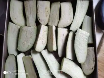 Make Roast meat and eggplant step 1
