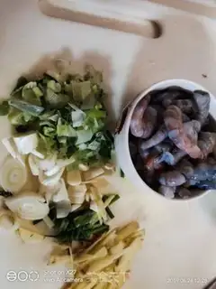 Make Celery and shrimp step 0