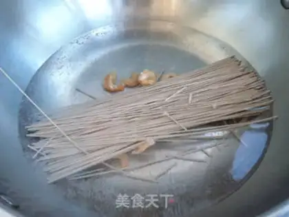 Make Eggs and flour soup step 1