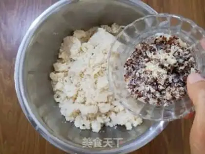 Make Three-coloured quinoa peaches step 4