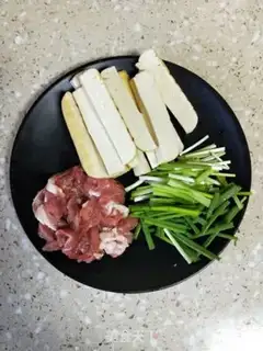 Make Peanut sprouts step 0