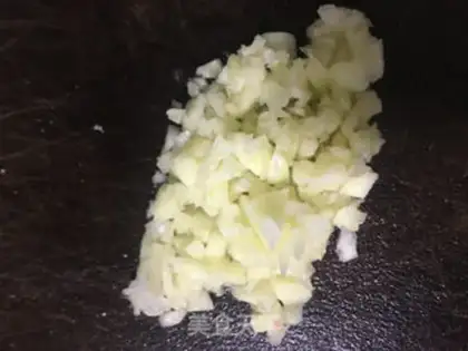 Make Garlic smelt step 1