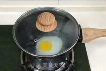 Make Milk turkey noodles step 1