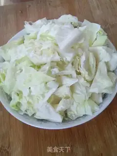 Make cucumbers and cabbage step 1