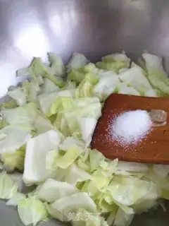 Make cucumbers and cabbage step 3
