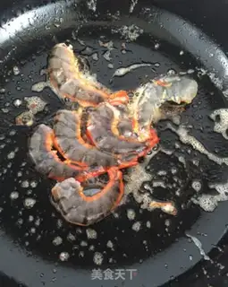 Make Shrimp garlic noodles step 3
