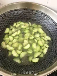 Make Nutballs step 14