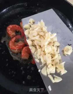Make Shrimp garlic noodles step 5