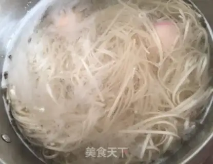 Make Shrimp garlic noodles step 6