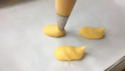 Make Swan puff step 4