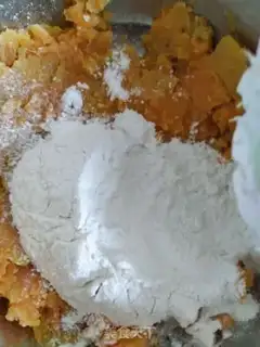 Make Red potato cheeseball step 1