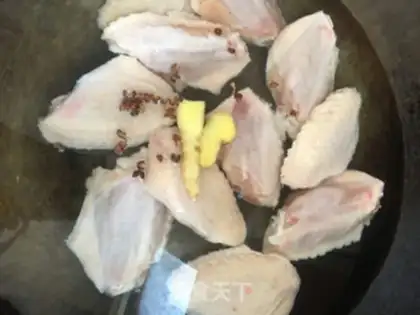 Make Red chicken wings step 1