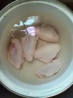 Make Crystal chicken with wings step 0