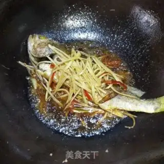 Make Squirt the yellowfish step 6