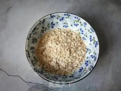 Make oatmeal meds and soy sauce step 0