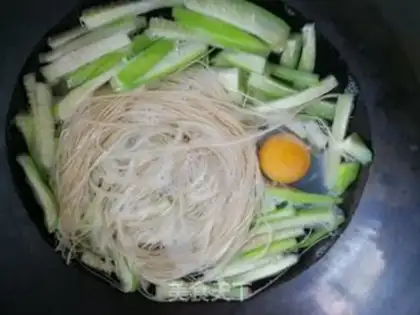 Make Smelt duck noodles step 3