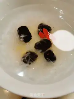 Make ♪ Ogly-poo-poo ♪ step 2