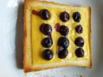 Make Blueberry cheese toast step 5