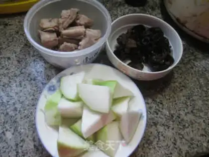 Make Black-mutal guacamole step 0