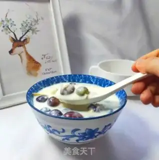 Make Yogurt and fruit step 4