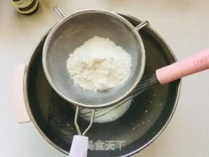 Make Candy cream cupcakes step 4