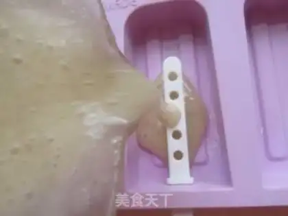 Make Banana popsicle step 2