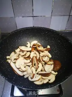 Make Shroom fried eggs step 3