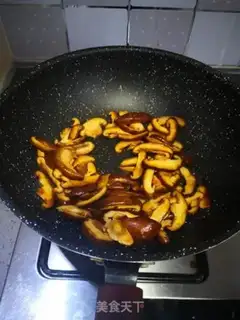 Make Shroom fried eggs step 4