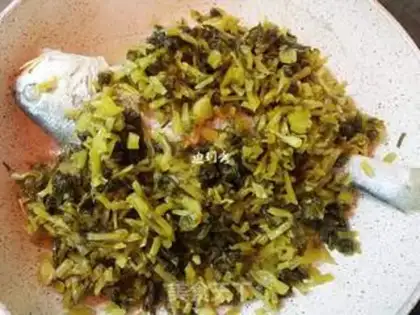 Make Snow pickles, yellow fish soup step 3