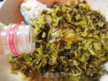 Make Snow pickles, yellow fish soup step 4