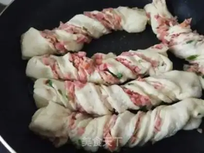 Make Onion ham rolls step 10