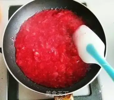 Make Strawberry sauce step 4