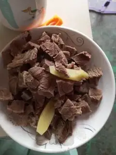 Make Tomato beef stew potatoes step 1