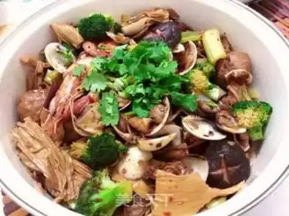 Make Seafood spicy pan step 10