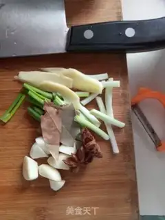 Make Tomato beef stew potatoes step 5