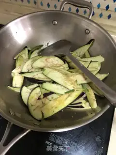 Make Spicy chicken wings and bean sprouts step 0