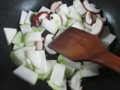 Make Scrambled tofu with mushrooms step 2