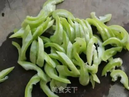 Make Snake beans, duck eggs step 1