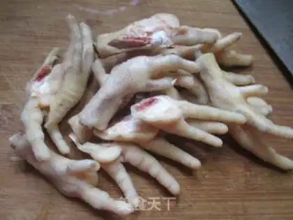 Make Fresh chicken roast chicken claws step 1
